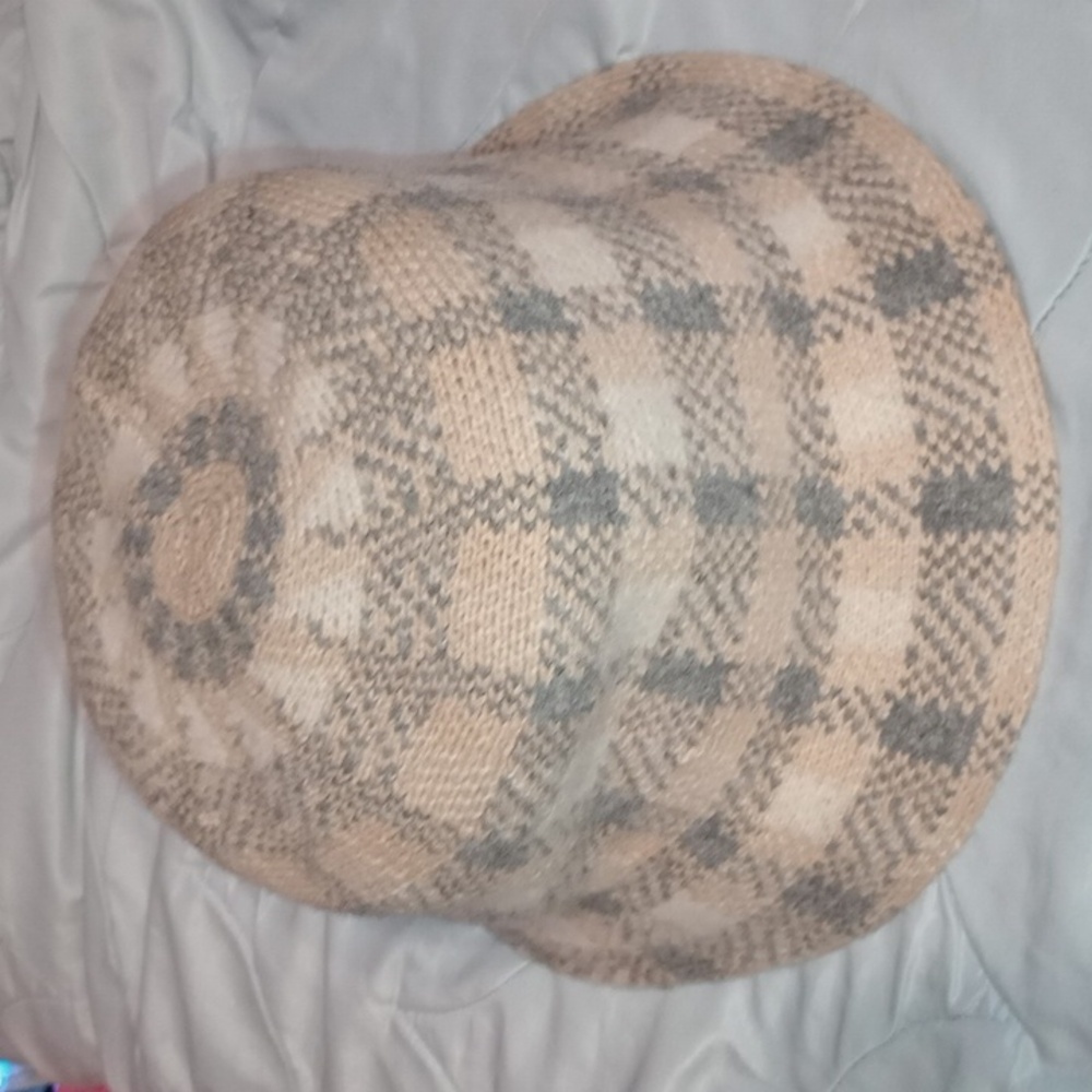 NWT Anthropologie Gray and Cream Hat with Soft Texture and Plaid Pattern
